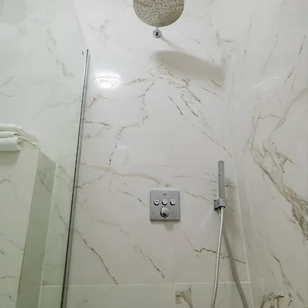 아파트 De Silva Apartament1 *